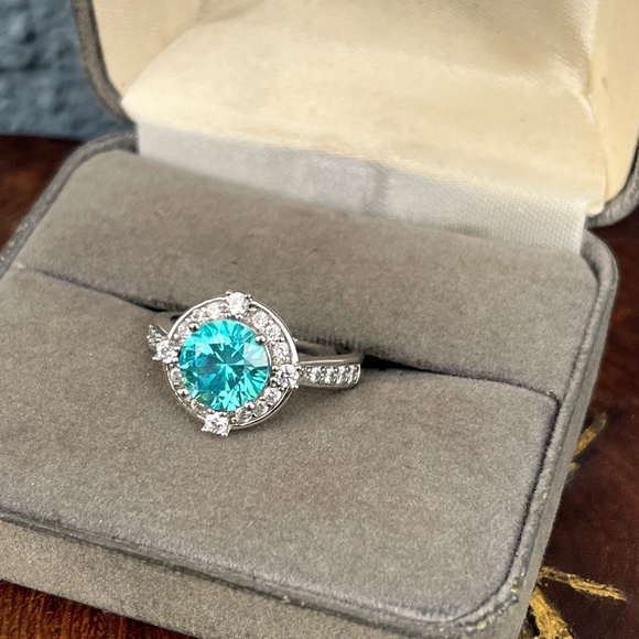 Cubic Zirconia Sterling Silver Ring size 7 1/2 blue gemstone - Picture 1 of 9